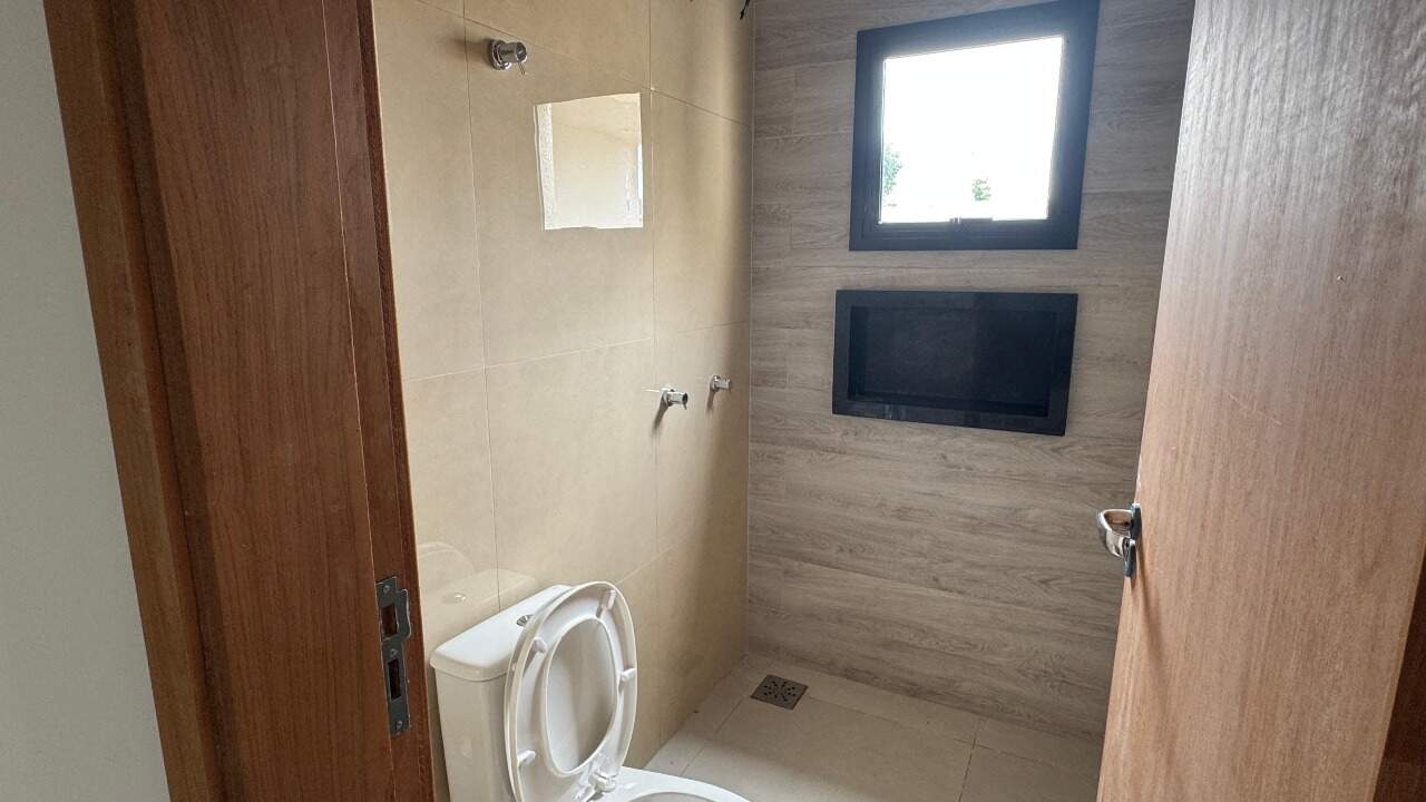 Casa em Condomínio à venda no Costa Leste Loteamento Fechado: