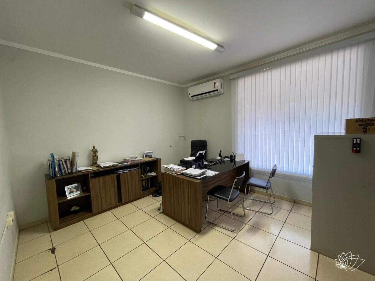 Prédio Comercial à venda no Centro: