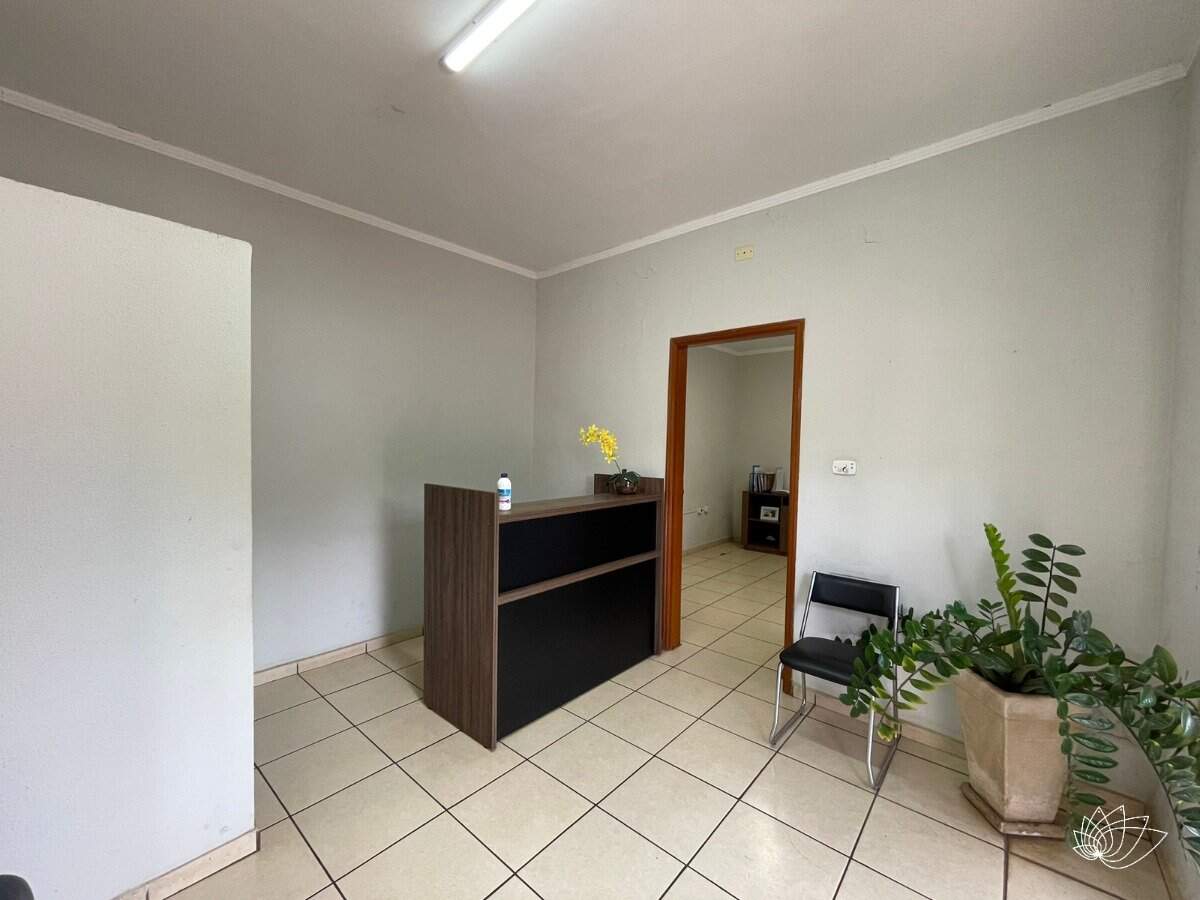 Prédio Comercial à venda no Centro: