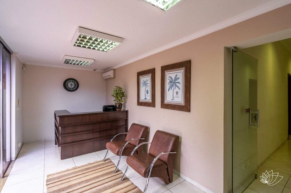 Prédio Comercial à venda no Centro: 