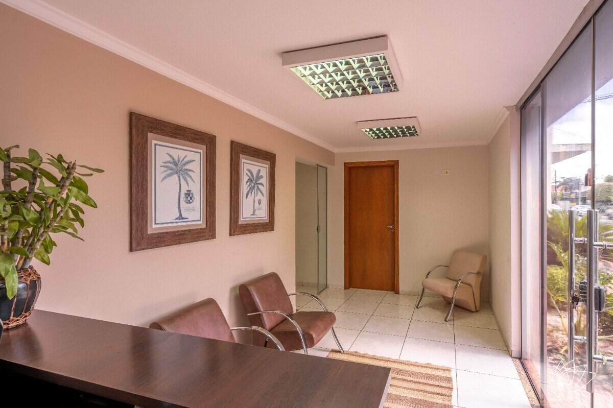 Prédio Comercial à venda no Centro: 