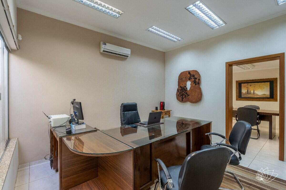 Prédio Comercial à venda no Centro: 