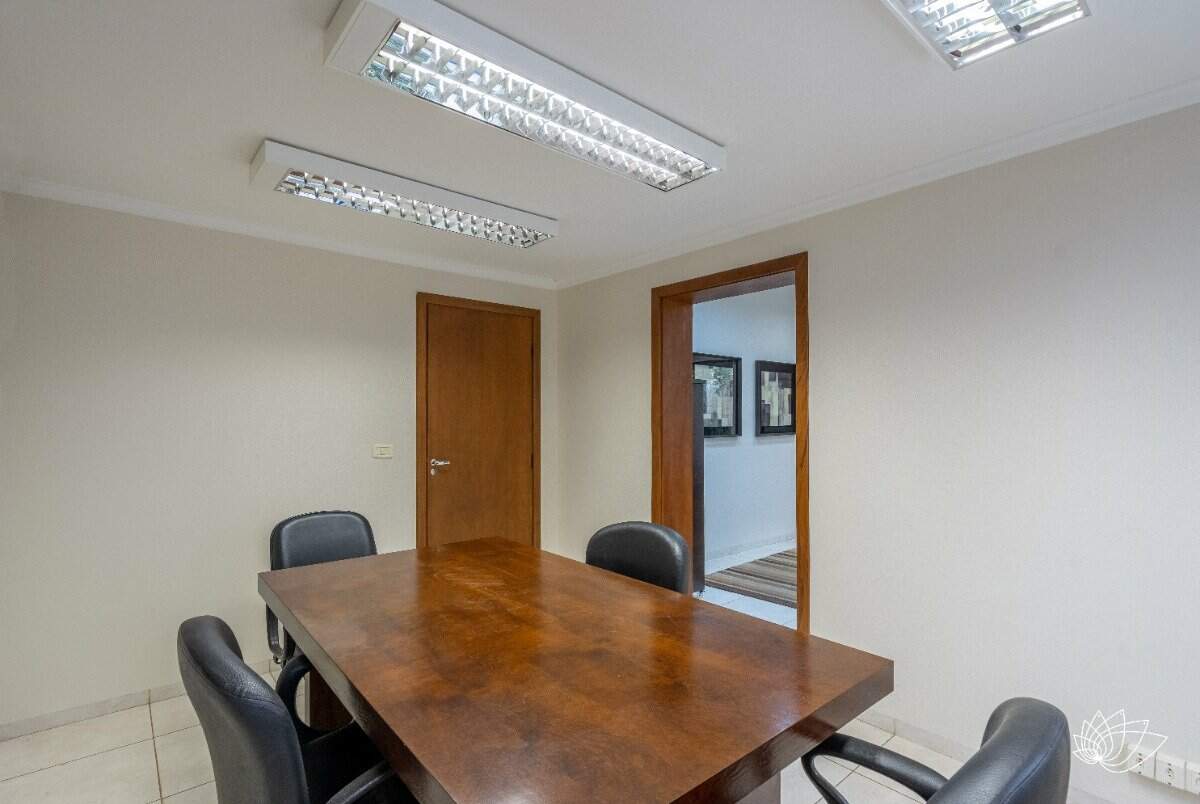 Prédio Comercial à venda no Centro: 