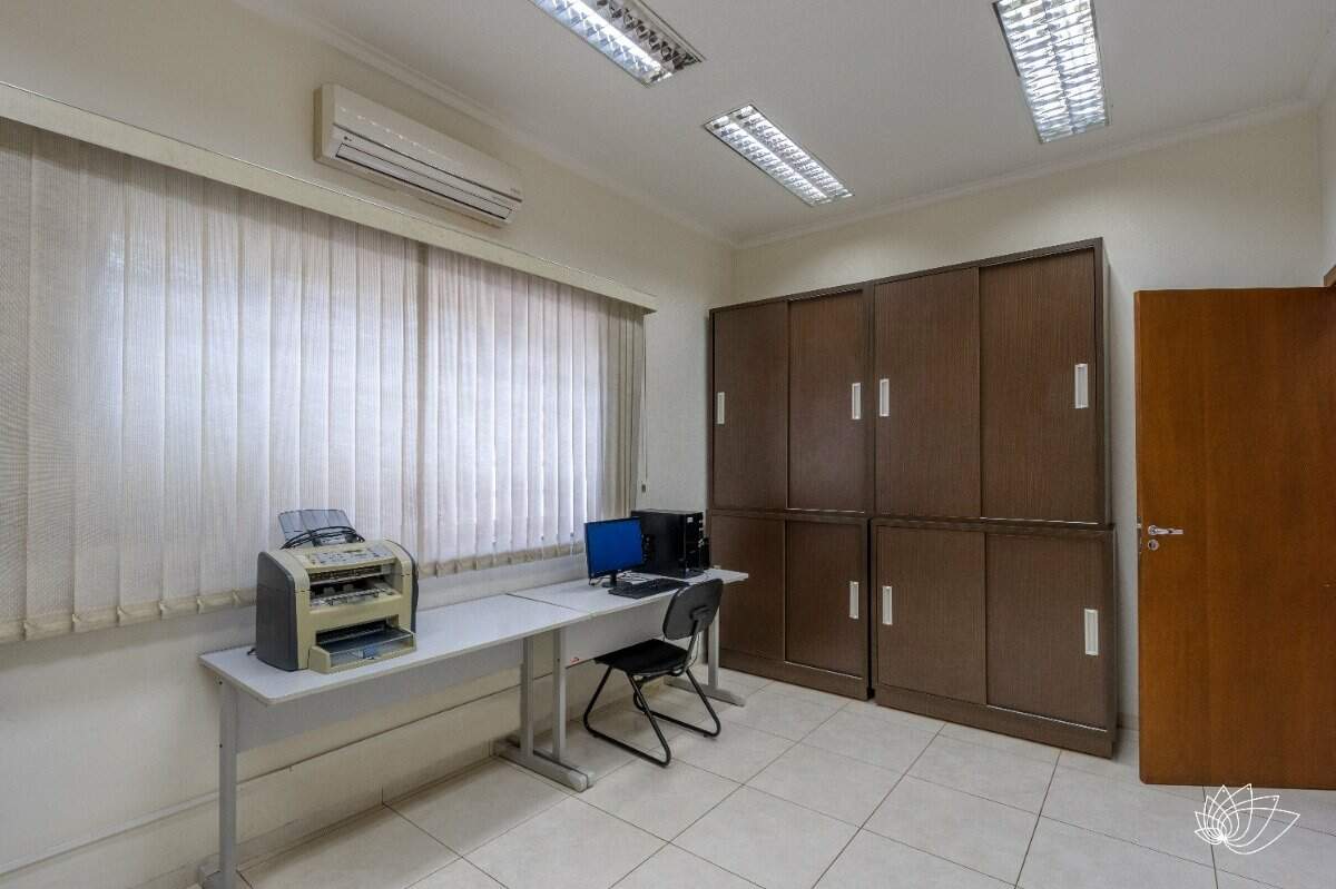 Prédio Comercial à venda no Centro: 