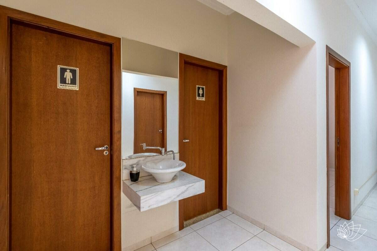 Prédio Comercial à venda no Centro: 