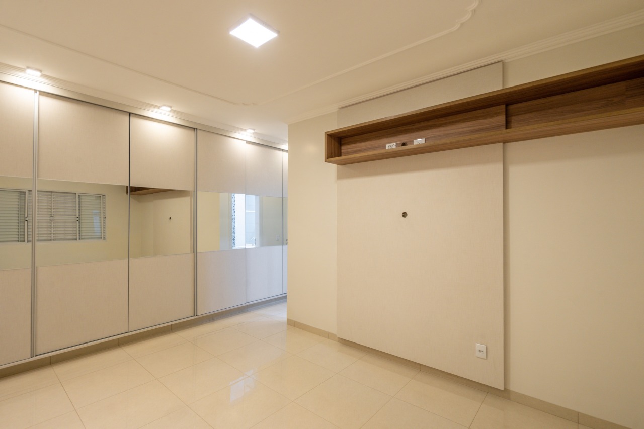 Casa em Condomínio à venda no Condomínio Alto dos Ipês: 