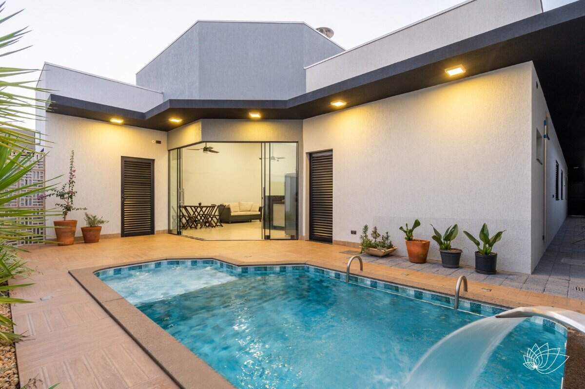 Casa em Condomínio à venda no Village do Lago: 