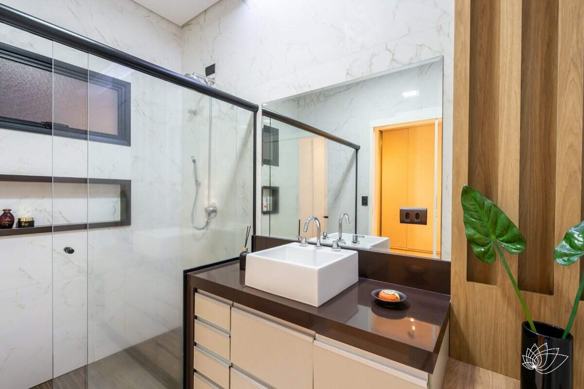 Casa em Condomínio à venda no Village do Lago: 