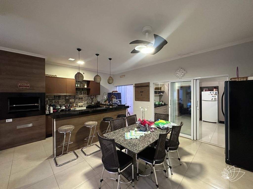 Casa à venda no Colinos: 