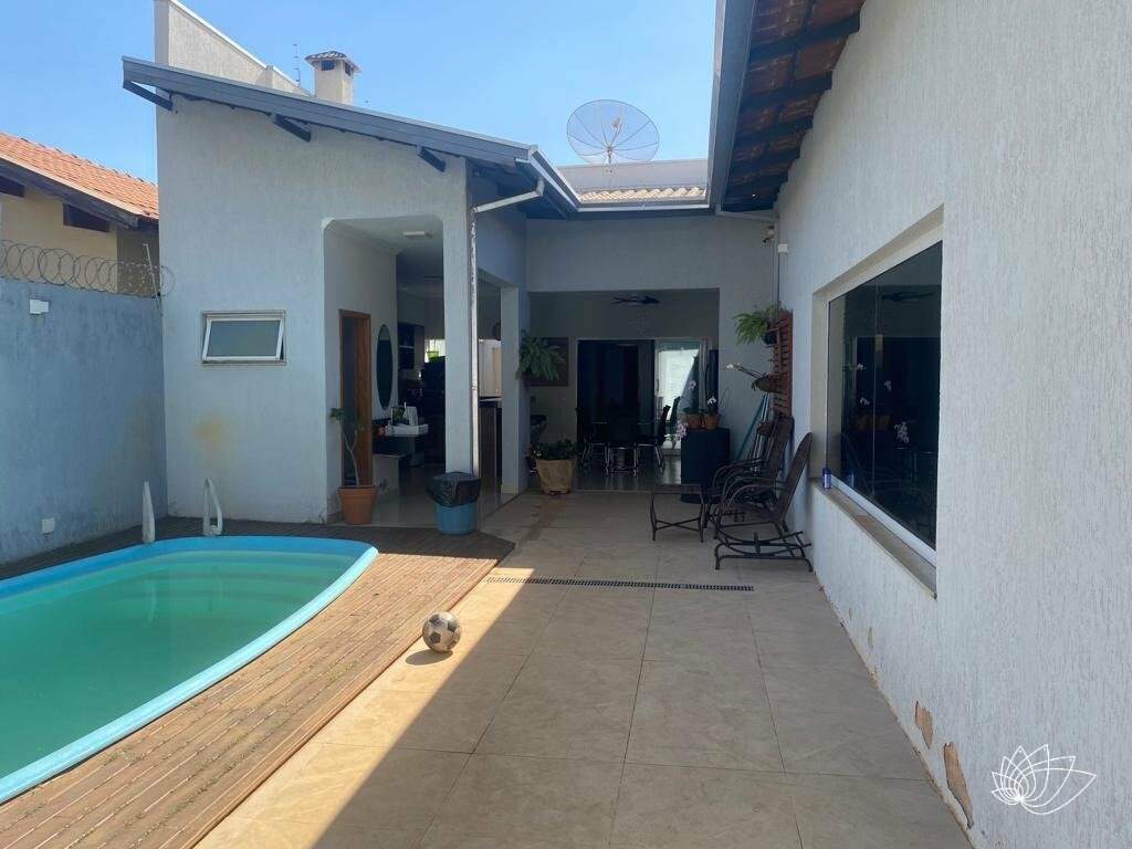 Casa à venda no Colinos: 