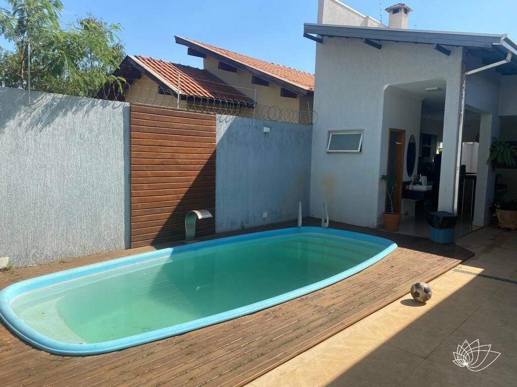 Casa à venda no Colinos: 