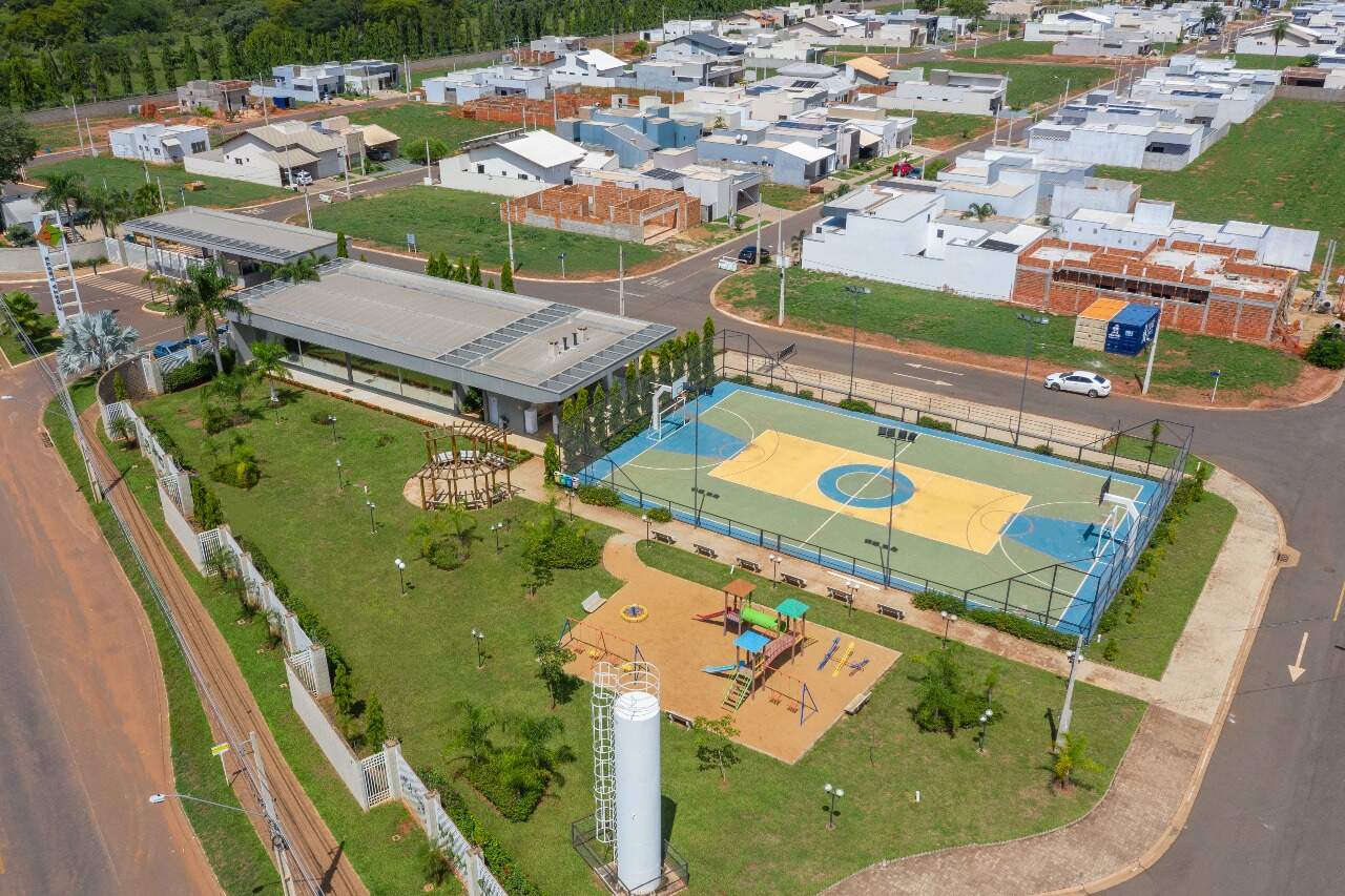 Terreno em Condomínio à venda no Costa Leste Loteamento Fechado: 
