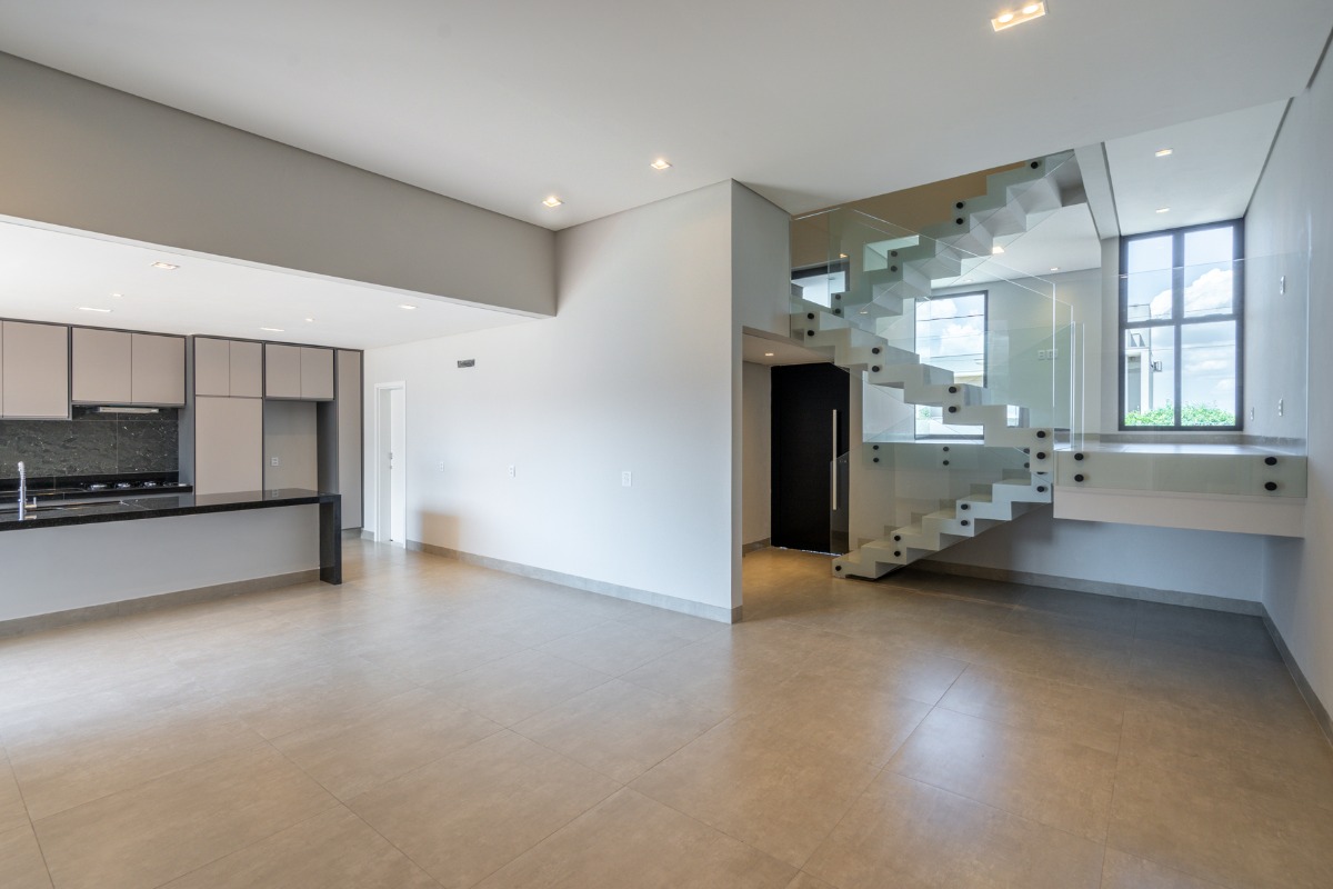 Casa em Condomínio à venda no Village do Lago: 