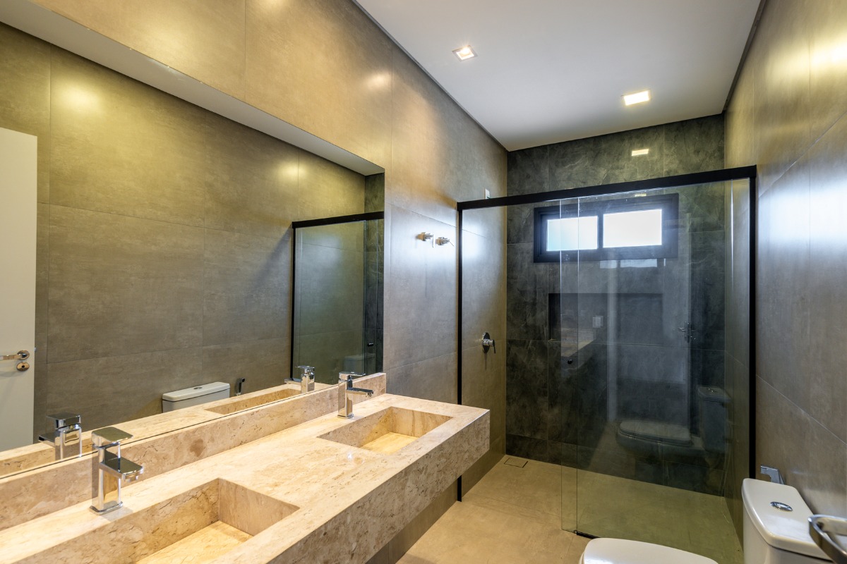 Casa em Condomínio à venda no Village do Lago: 