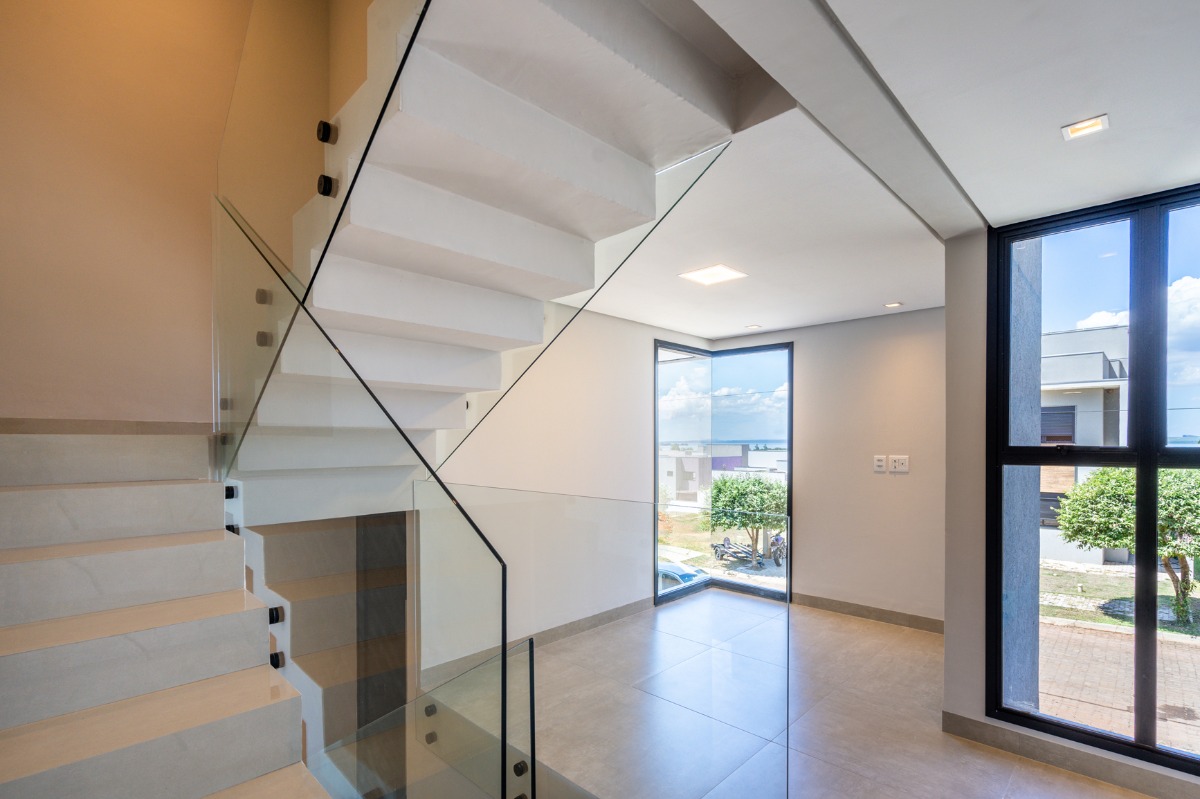 Casa em Condomínio à venda no Village do Lago: 