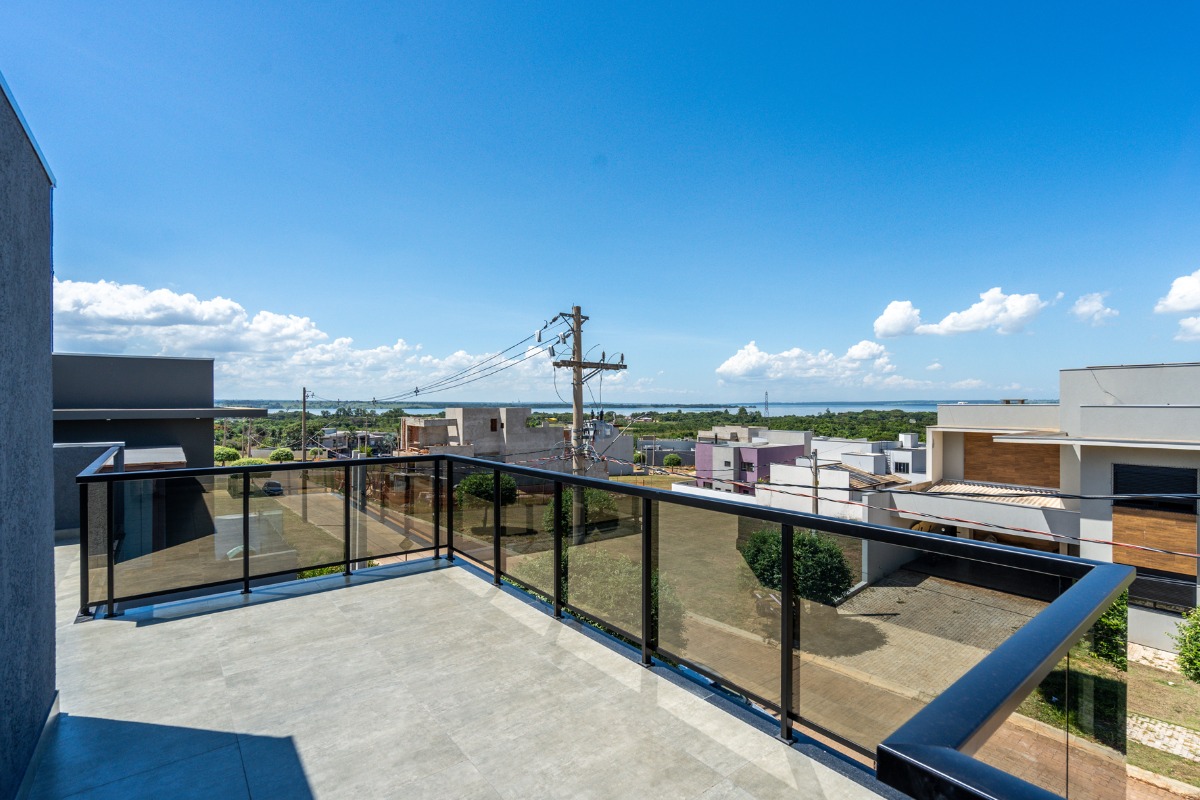 Casa em Condomínio à venda no Village do Lago: 