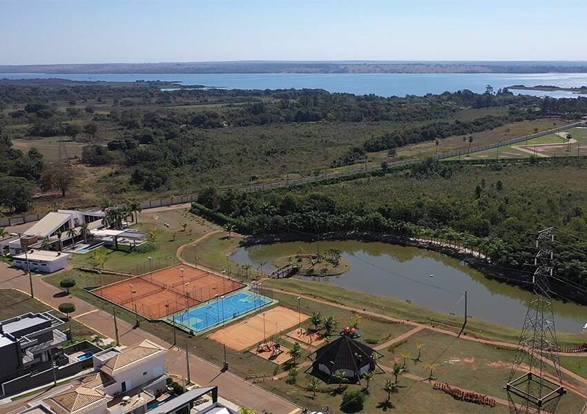 Terreno em Condomínio à venda no Village do Lago: 