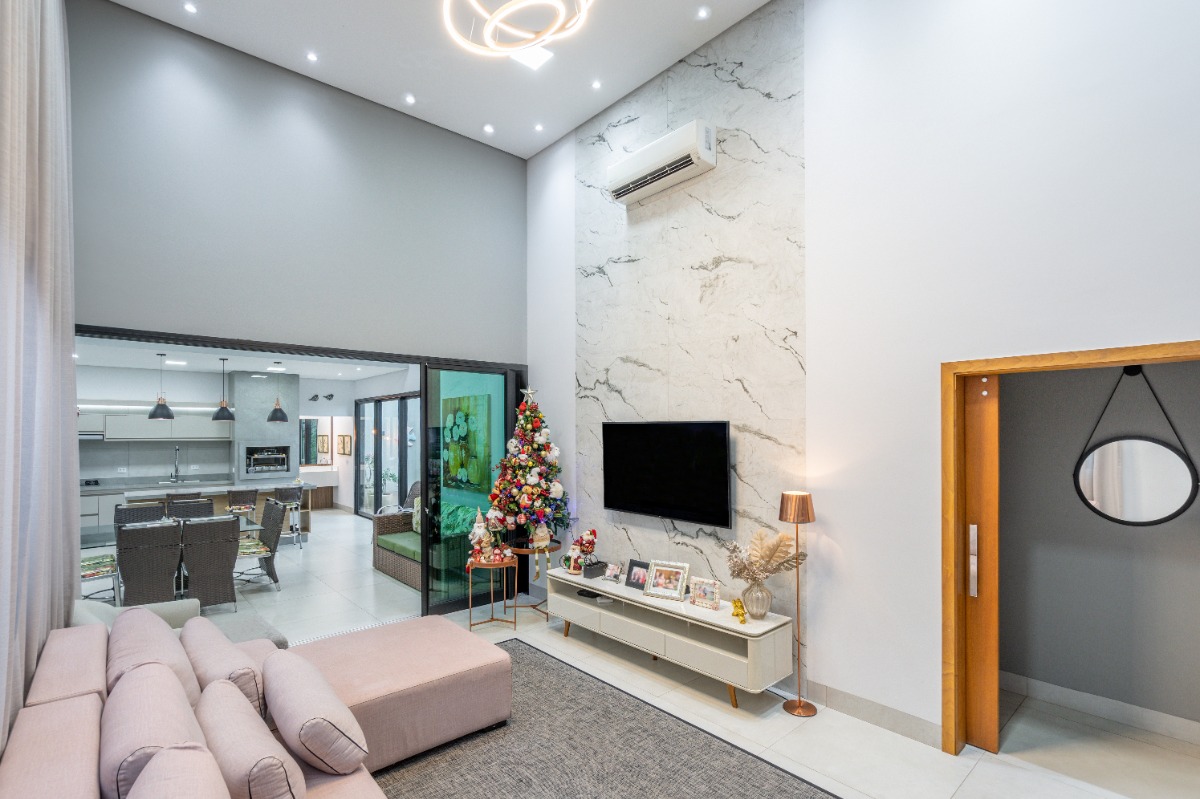 Casa em Condomínio à venda no Village do Lago: 