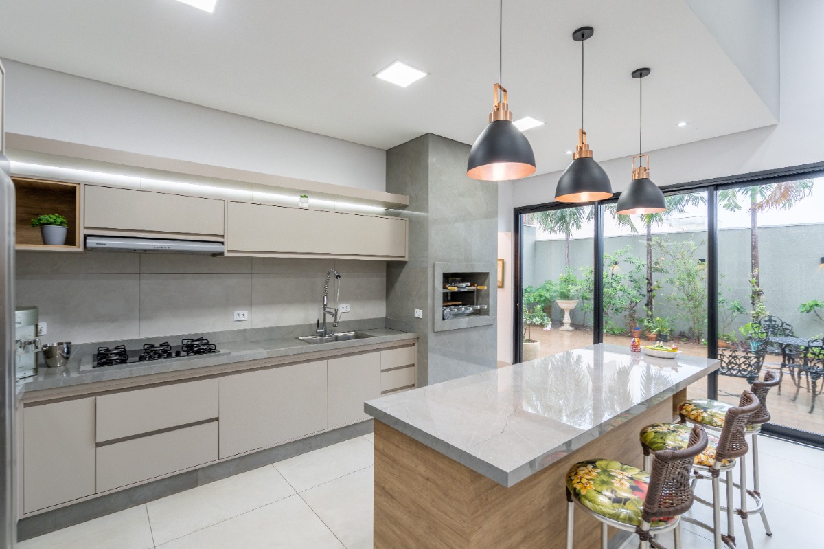 Casa em Condomínio à venda no Village do Lago: 