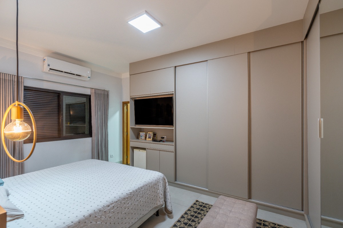 Casa em Condomínio à venda no Village do Lago: 