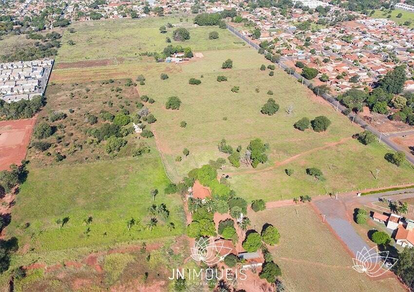 Terreno à venda no Zona Rural: 