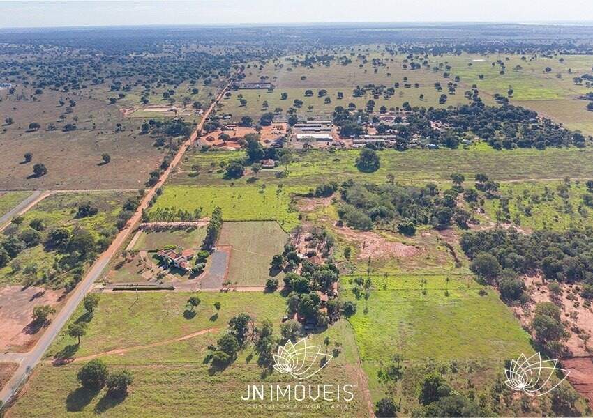 Terreno à venda no Zona Rural: 