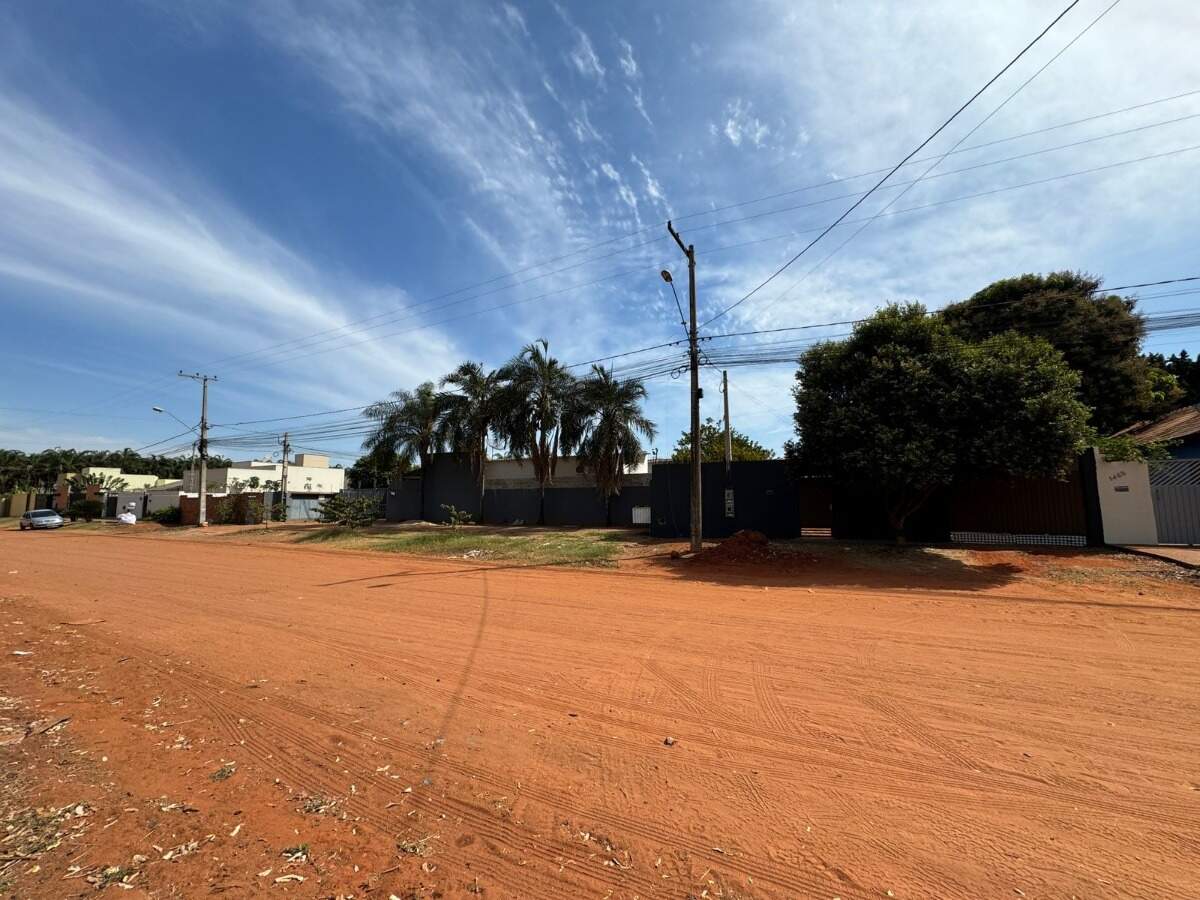 Terreno à venda no Jardim Flamboyant: