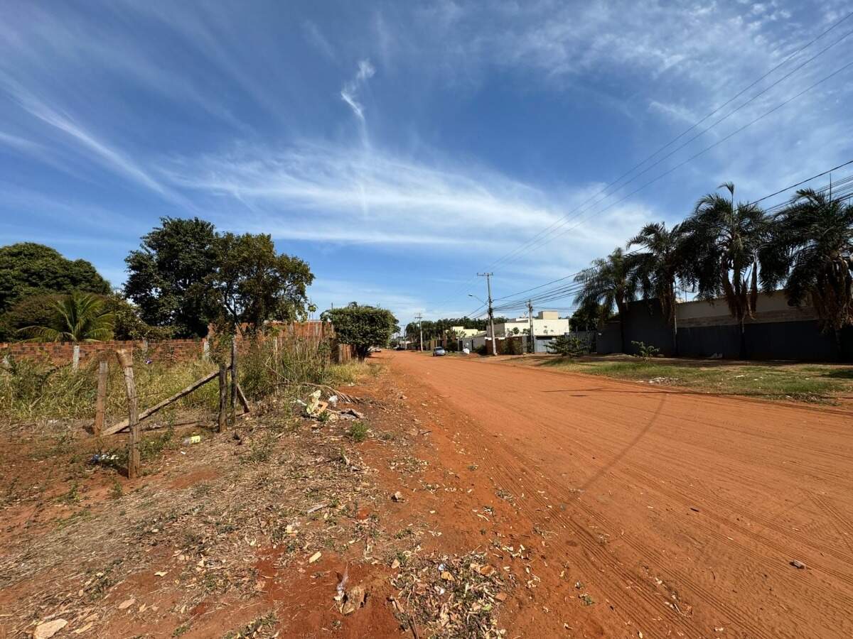 Terreno à venda no Jardim Flamboyant: