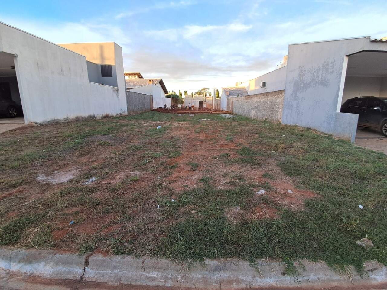 Terreno em Condomínio à venda no Costa Leste Loteamento Fechado: 