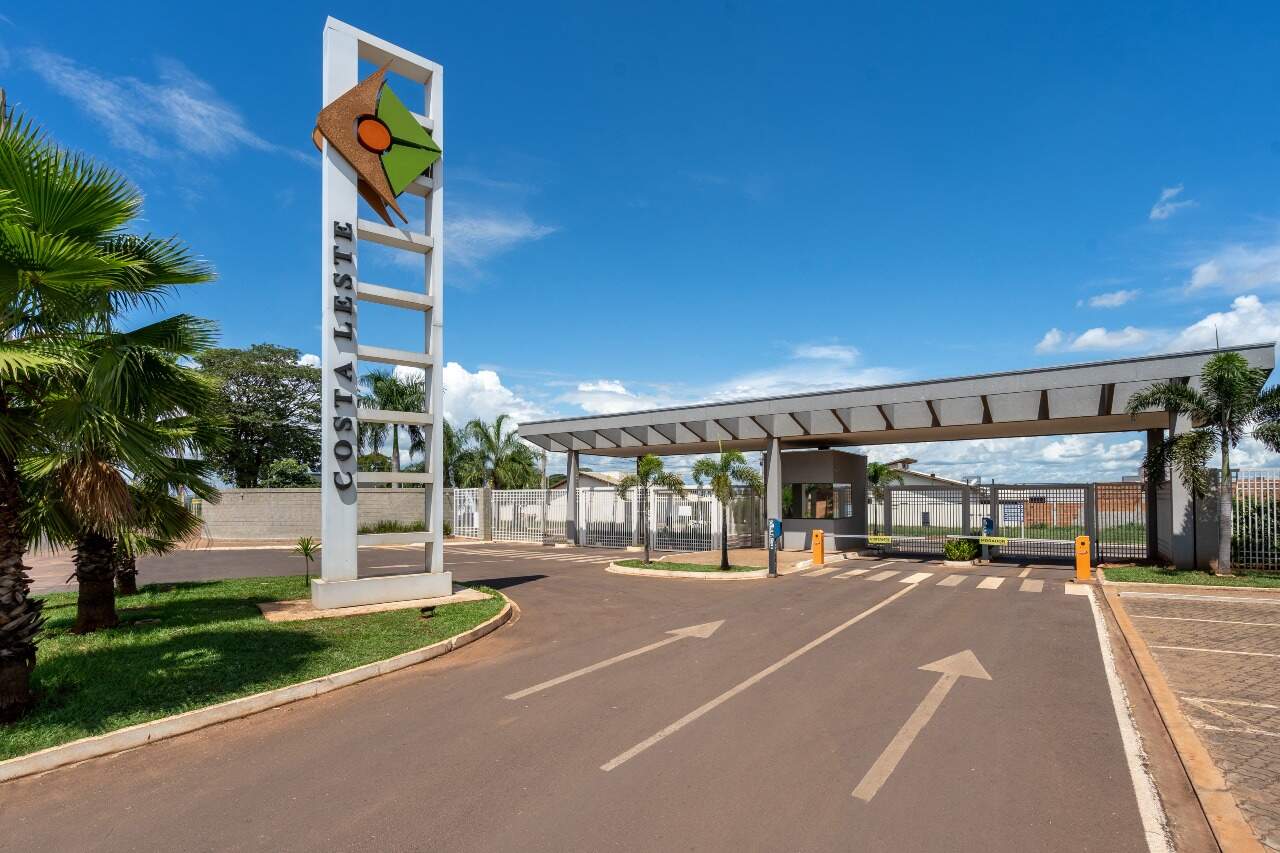 Terreno em Condomínio à venda no Costa Leste Loteamento Fechado: