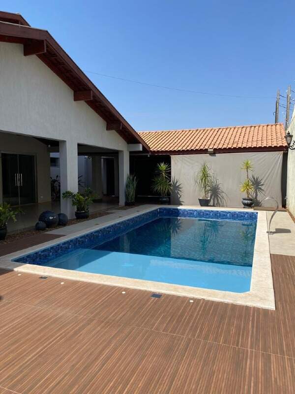 Casa à venda no Colinos: 