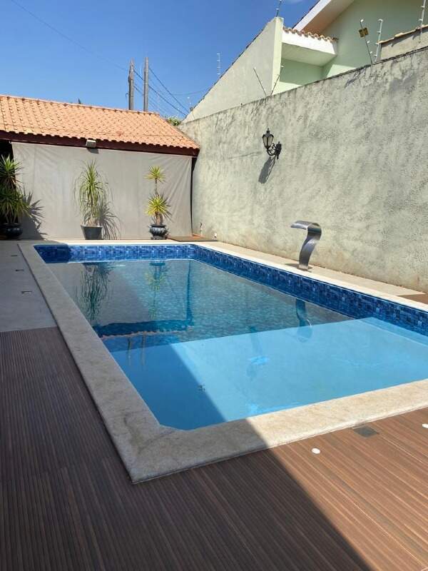 Casa à venda no Colinos: 