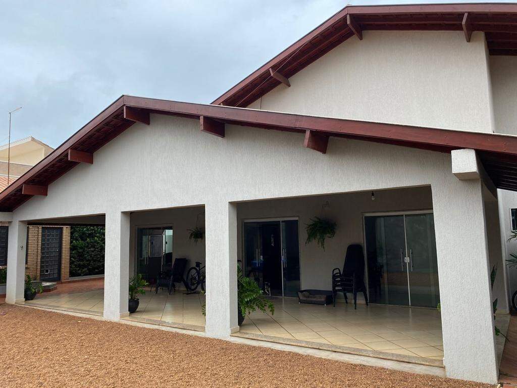 Casa à venda no Colinos: 