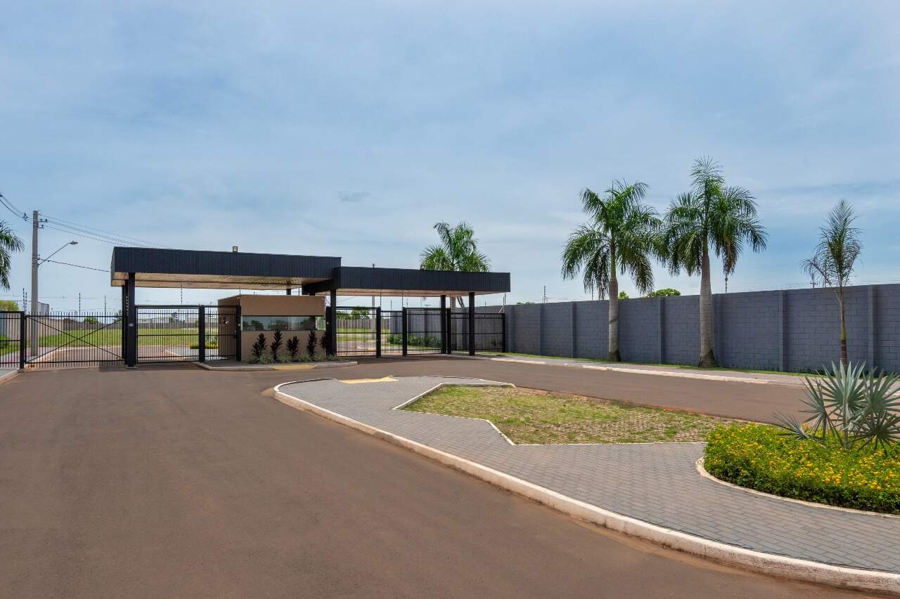 Terreno em Condomínio à venda no Sun Lake: