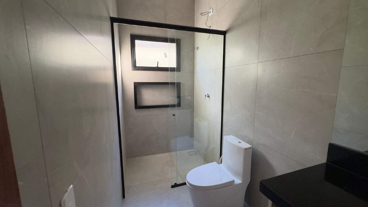 Casa em Condomínio à venda no Condomínio Portal Das Águas: 