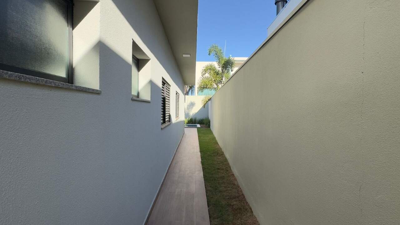 Casa em Condomínio à venda no Condomínio Portal Das Águas: 