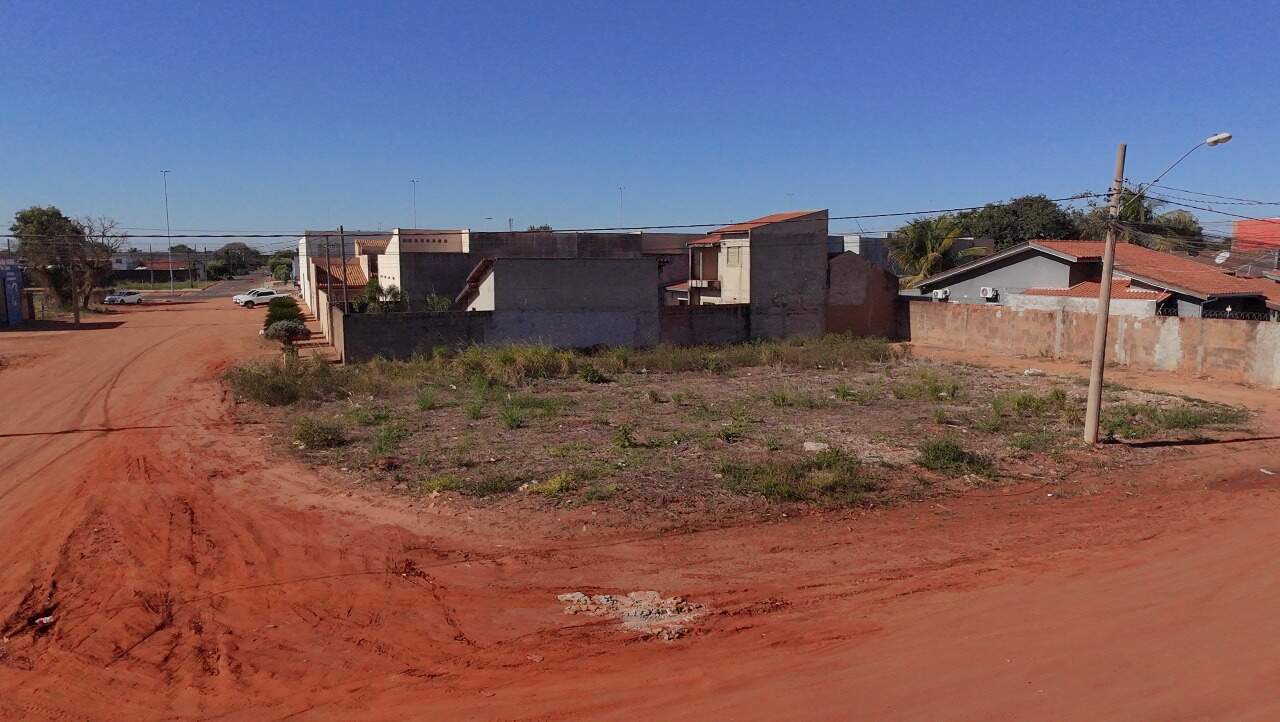 Terreno à venda no Jardim Alvorada: 