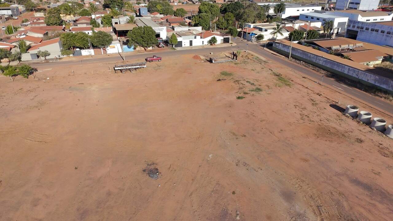 Terreno à venda no Vila Guanabara: 