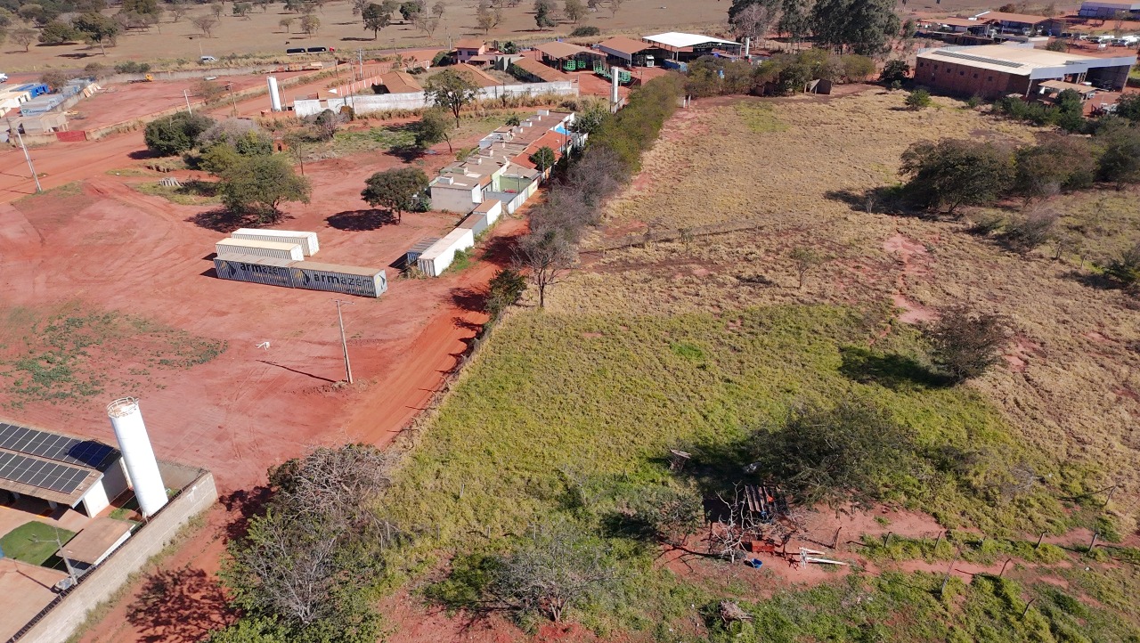 Terreno à venda no Chácara Imperial: 