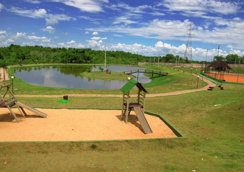 Terreno em Condomínio à venda no Village do Lago: 