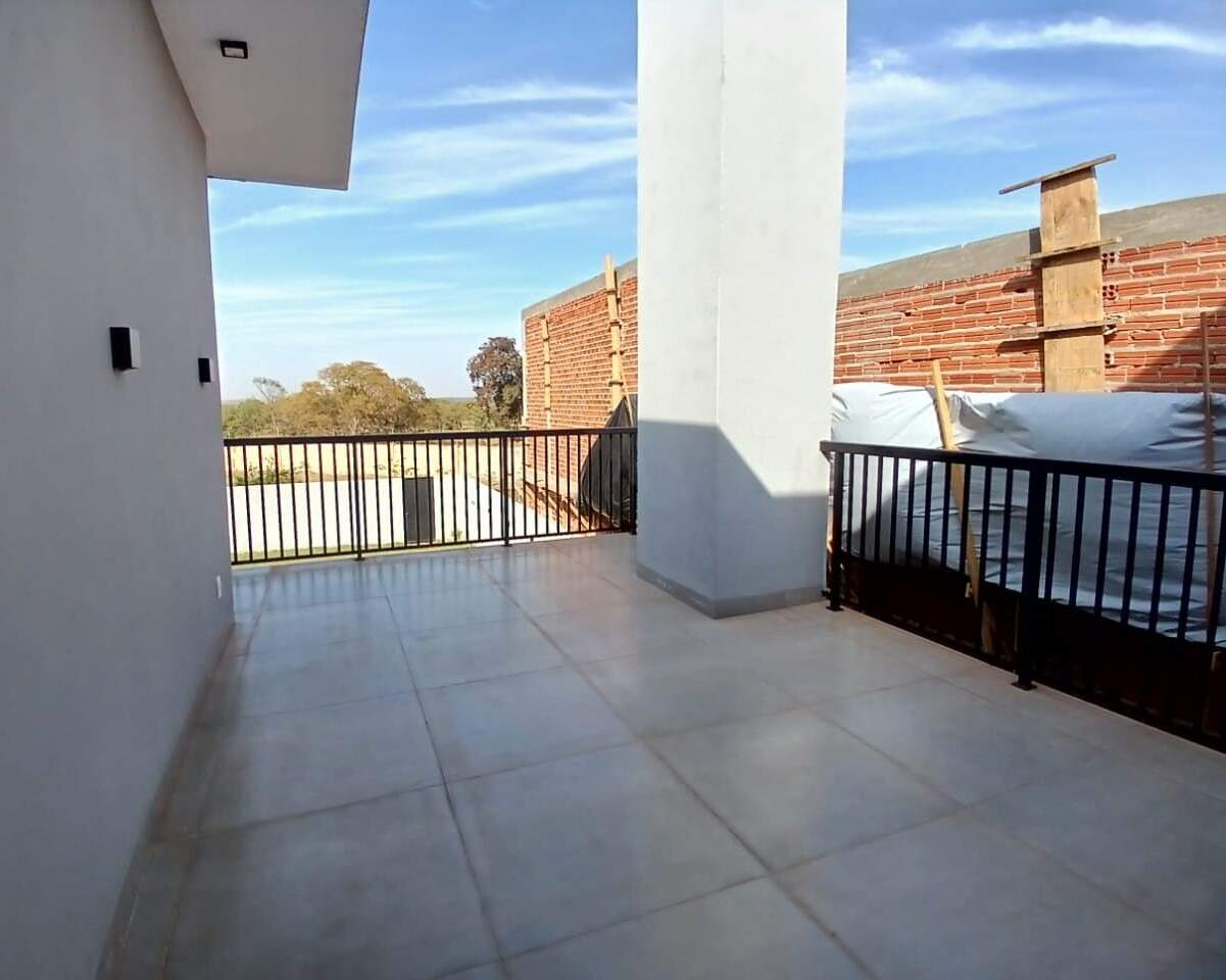 Casa em Condomínio à venda no Village do Lago: 