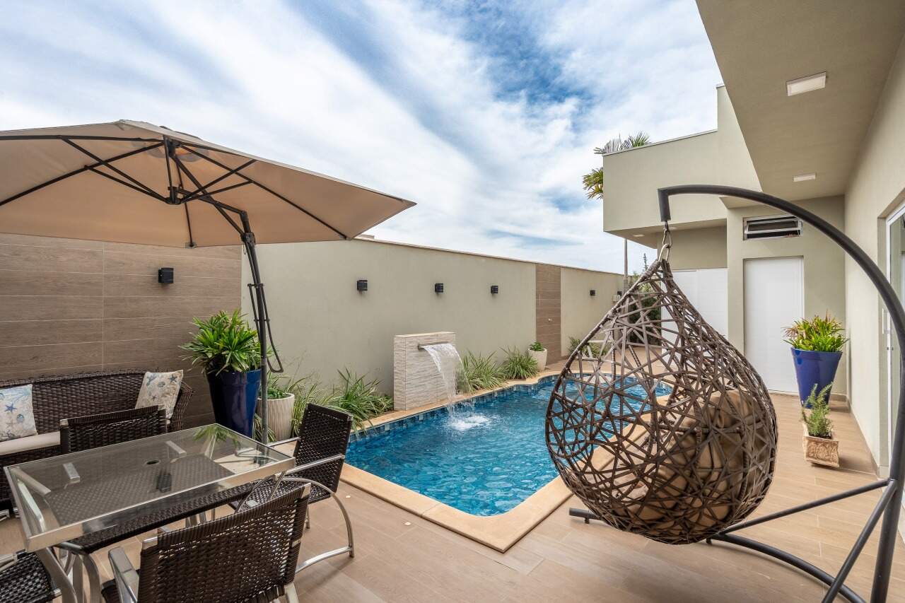Casa em Condomínio à venda no Condomínio Villa de León: 
