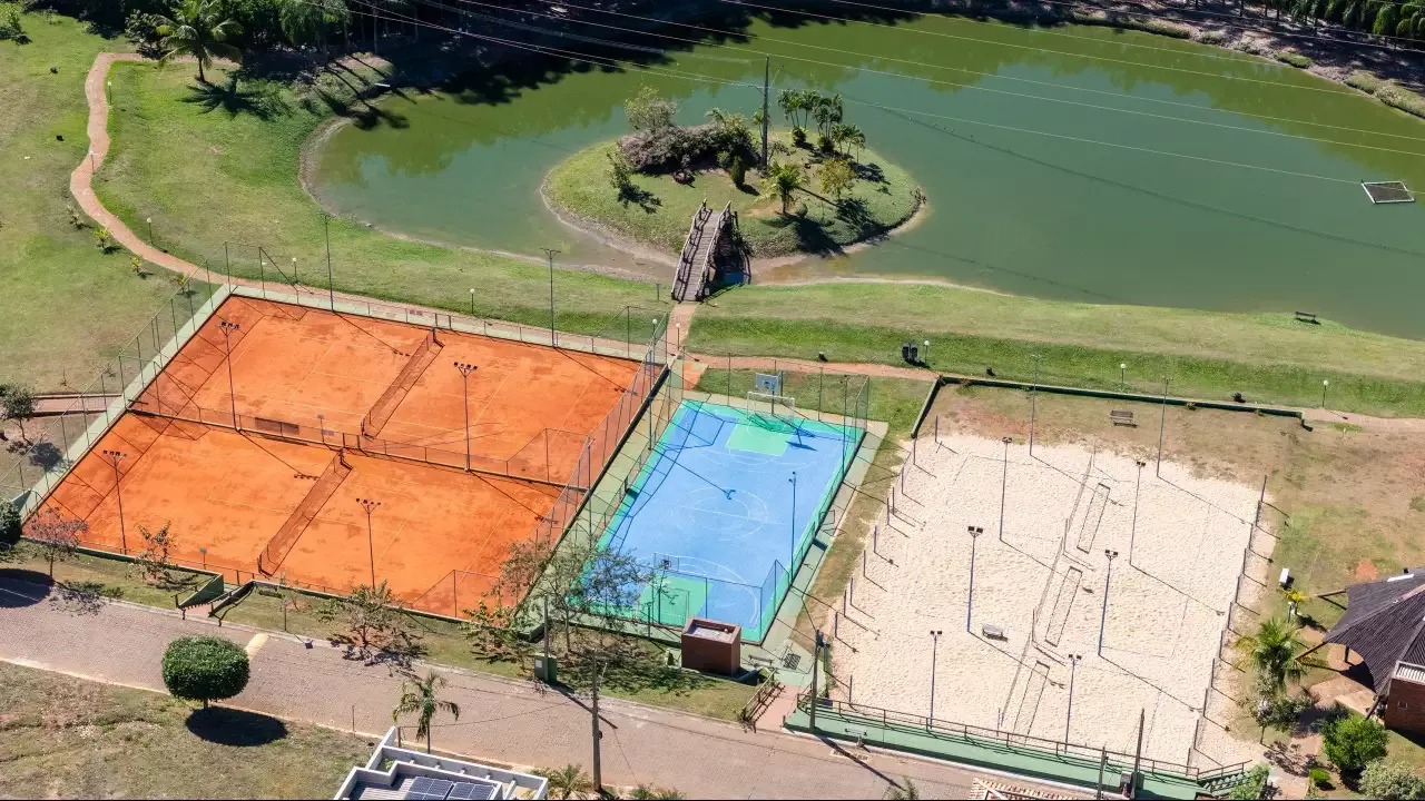 Terreno em Condomínio à venda no Village do Lago: 