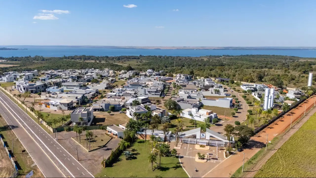 Terreno em Condomínio à venda no Village do Lago: 
