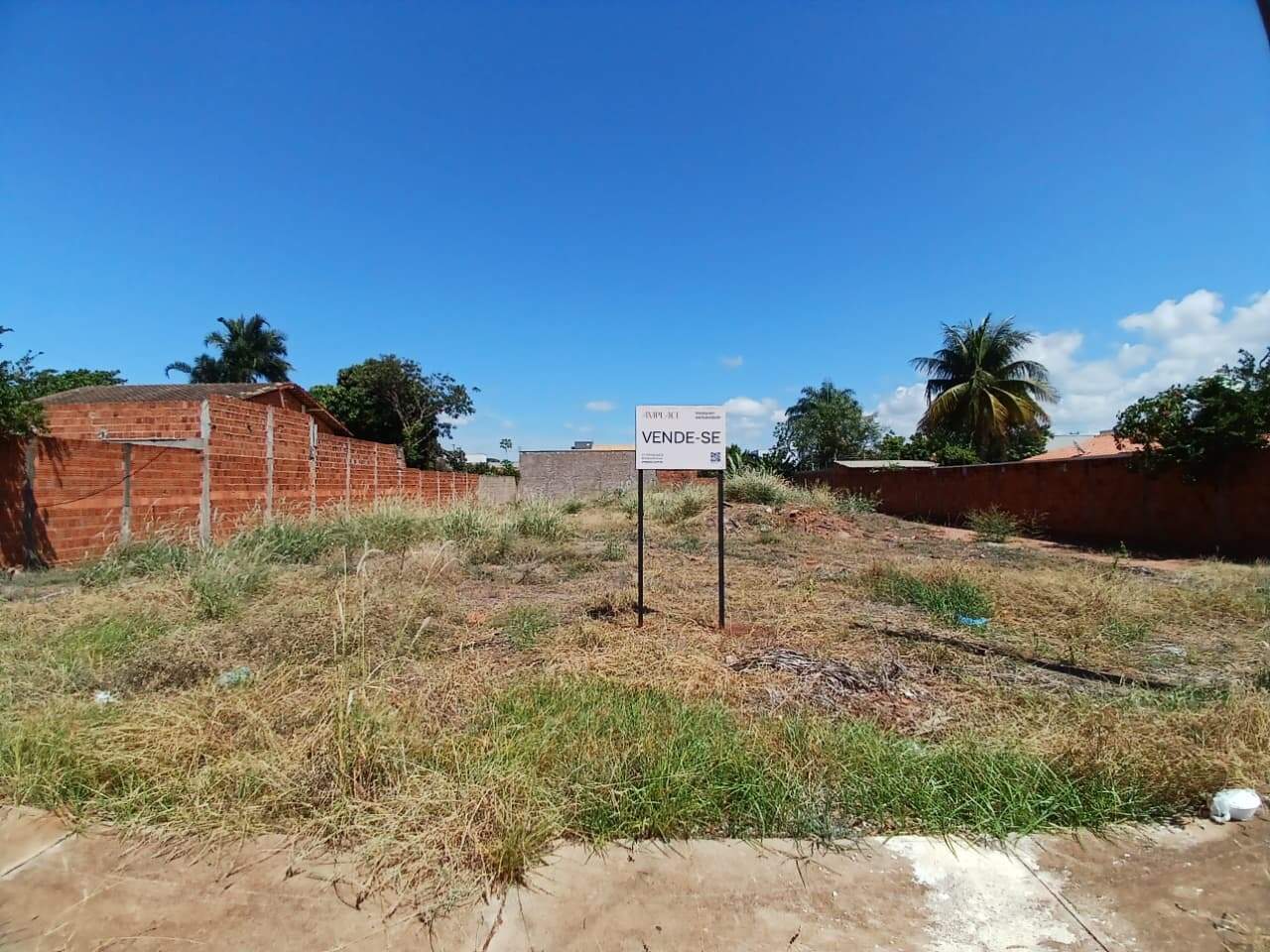 Terreno à venda no Jardim das Paineiras: 
