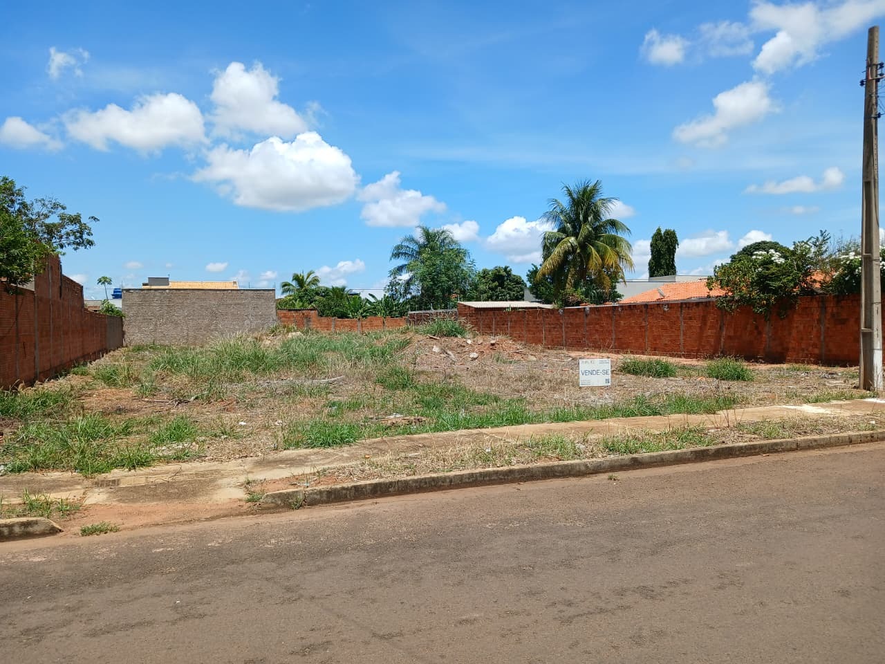 Terreno à venda no Jardim das Paineiras: 