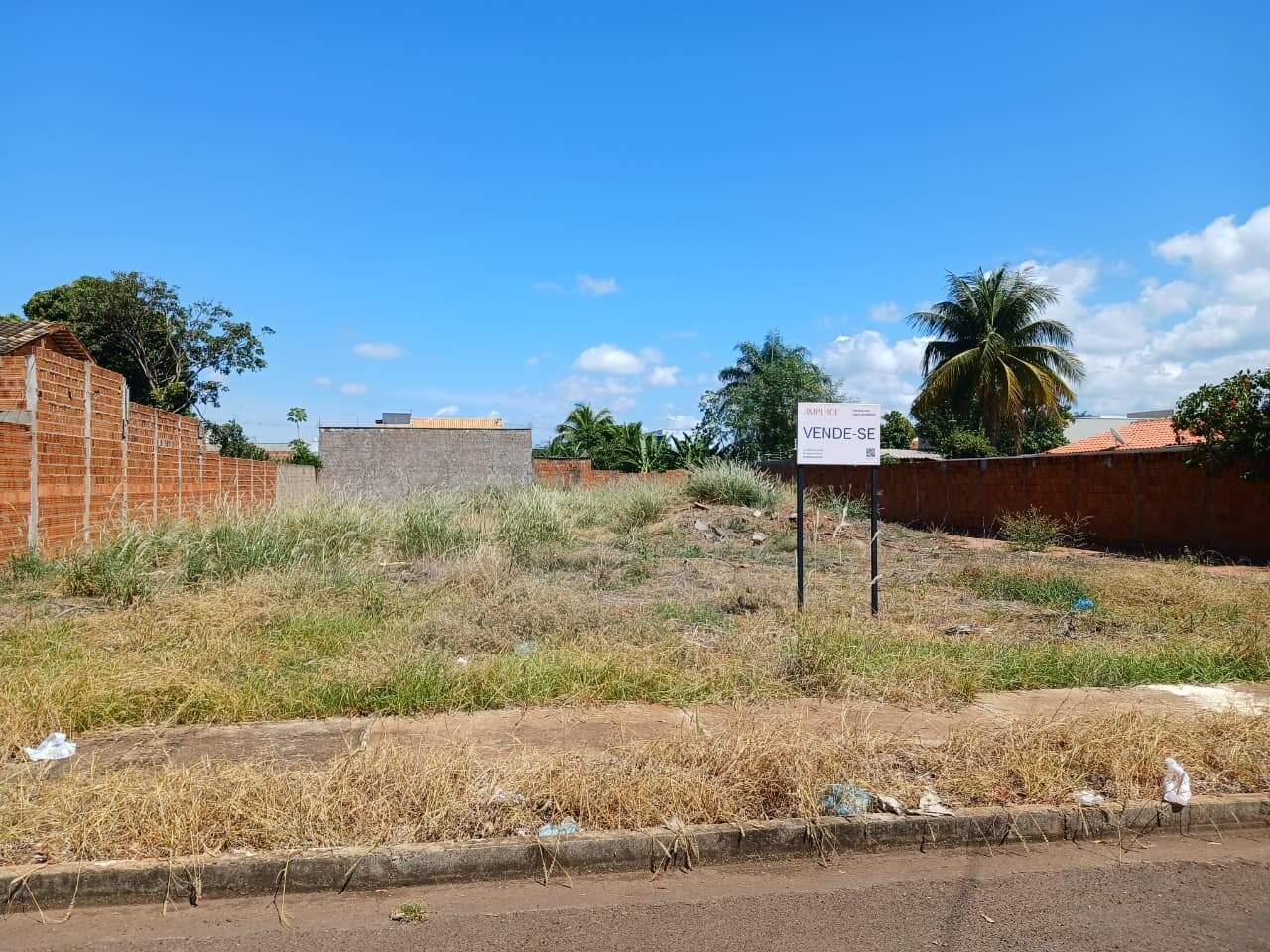 Terreno à venda no Jardim das Paineiras: 