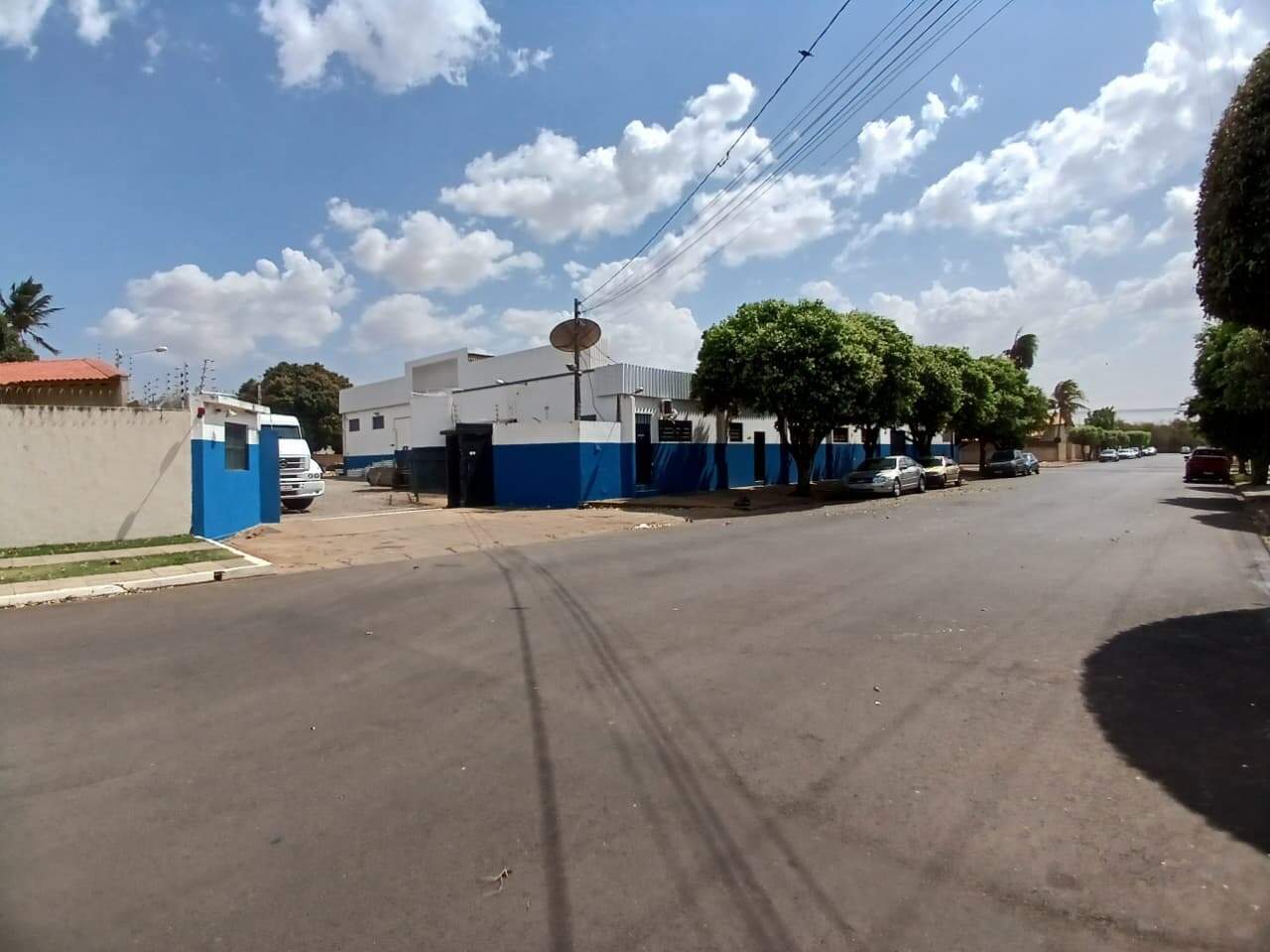 Prédio Comercial à venda no Colinos: 