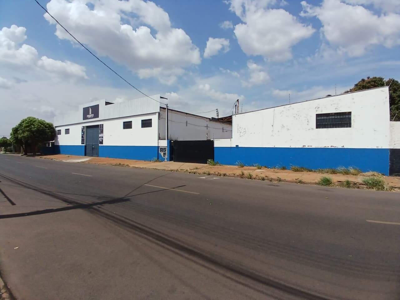 Prédio Comercial à venda no Colinos: 