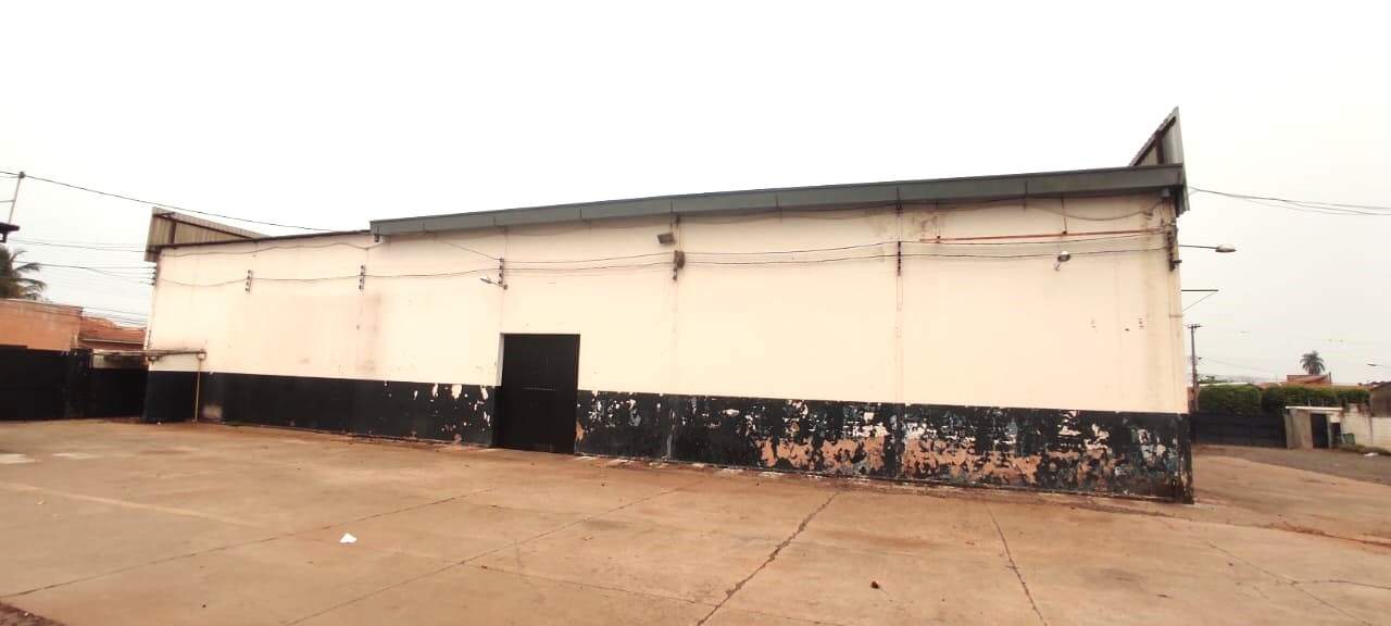 Prédio Comercial à venda no Colinos: 